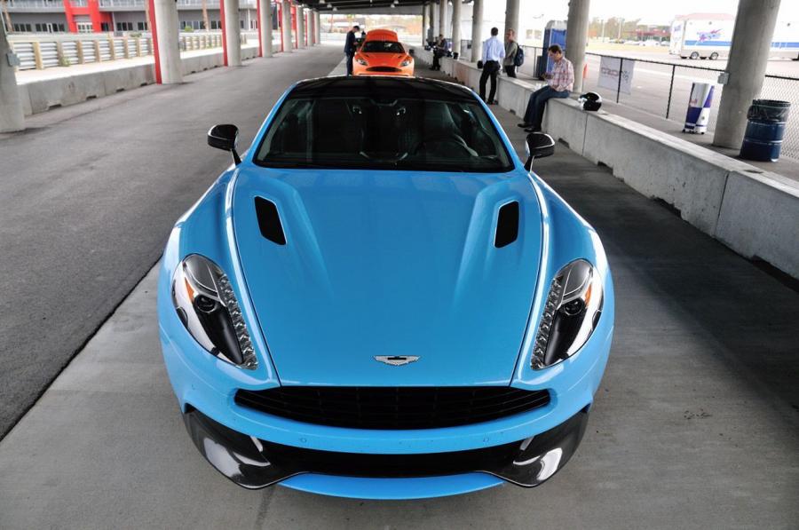  Aston Martin Vanquish 2012 года  (NA) (фото 92 из 182)